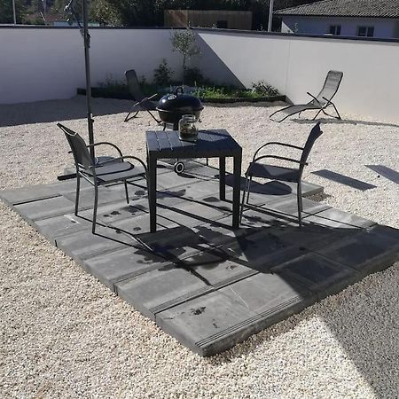 Appartement Studio cosy avec accès et terrasse indépendants à Tresses Extérieur photo